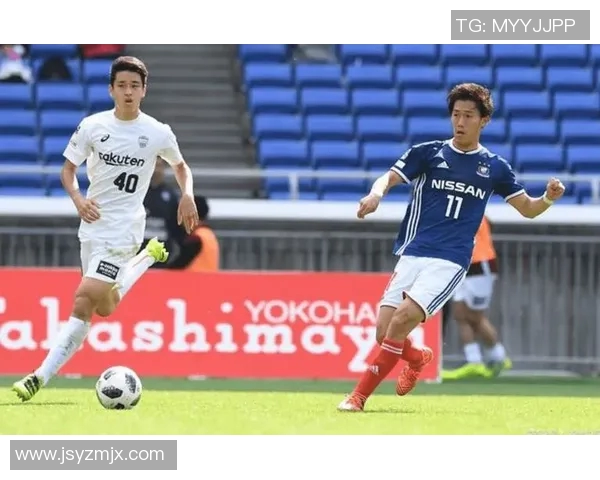 横滨水手迎战神户胜利船争夺联赛关键三分的精彩对决 横滨水手迎战神户胜利船争夺联赛关键三分的精彩对决